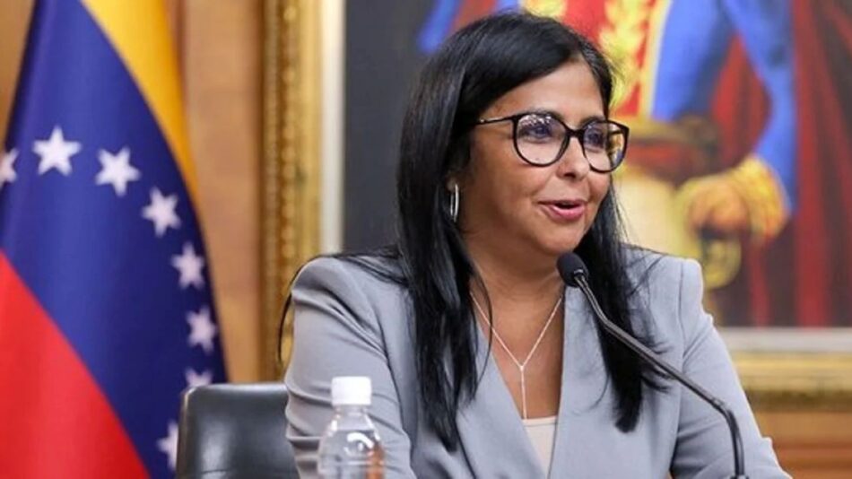 Delcy Rodríguez negocia y teje