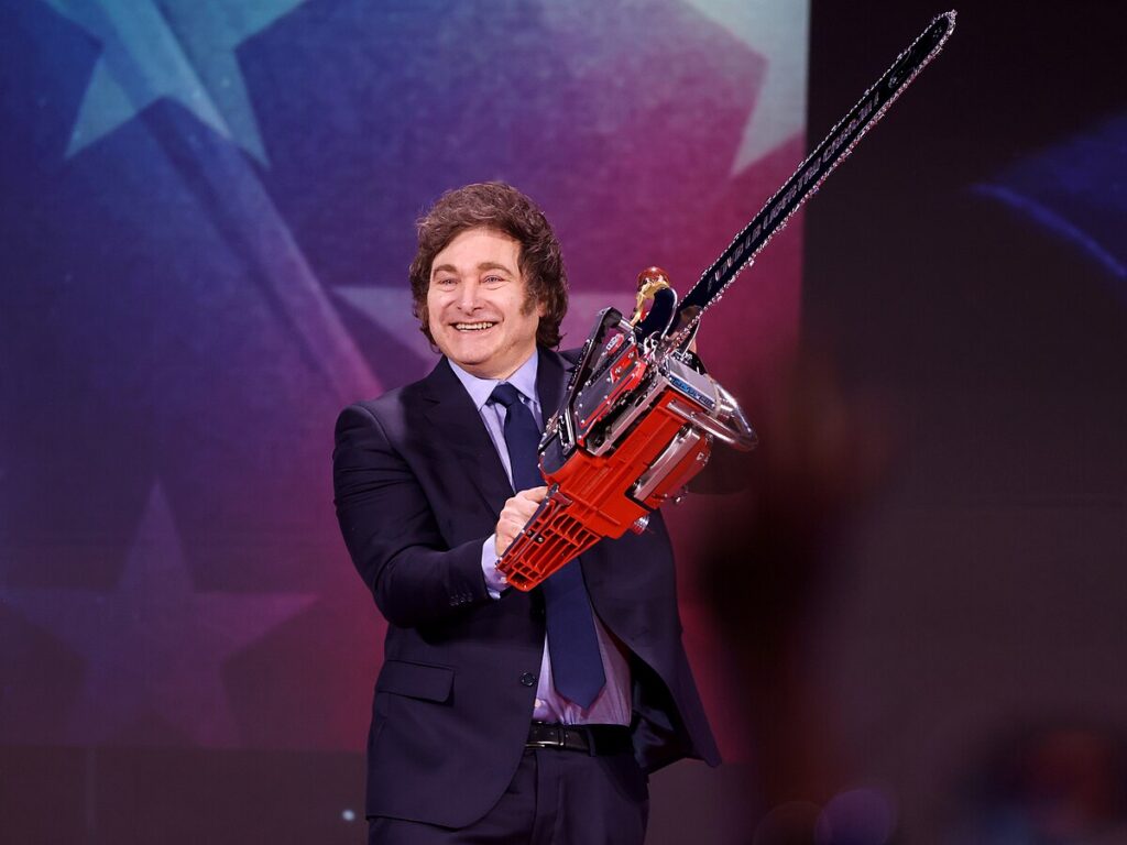 Javier Milei y su motosierra