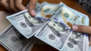 La moneda estadounidense tocó un piso en dos meses