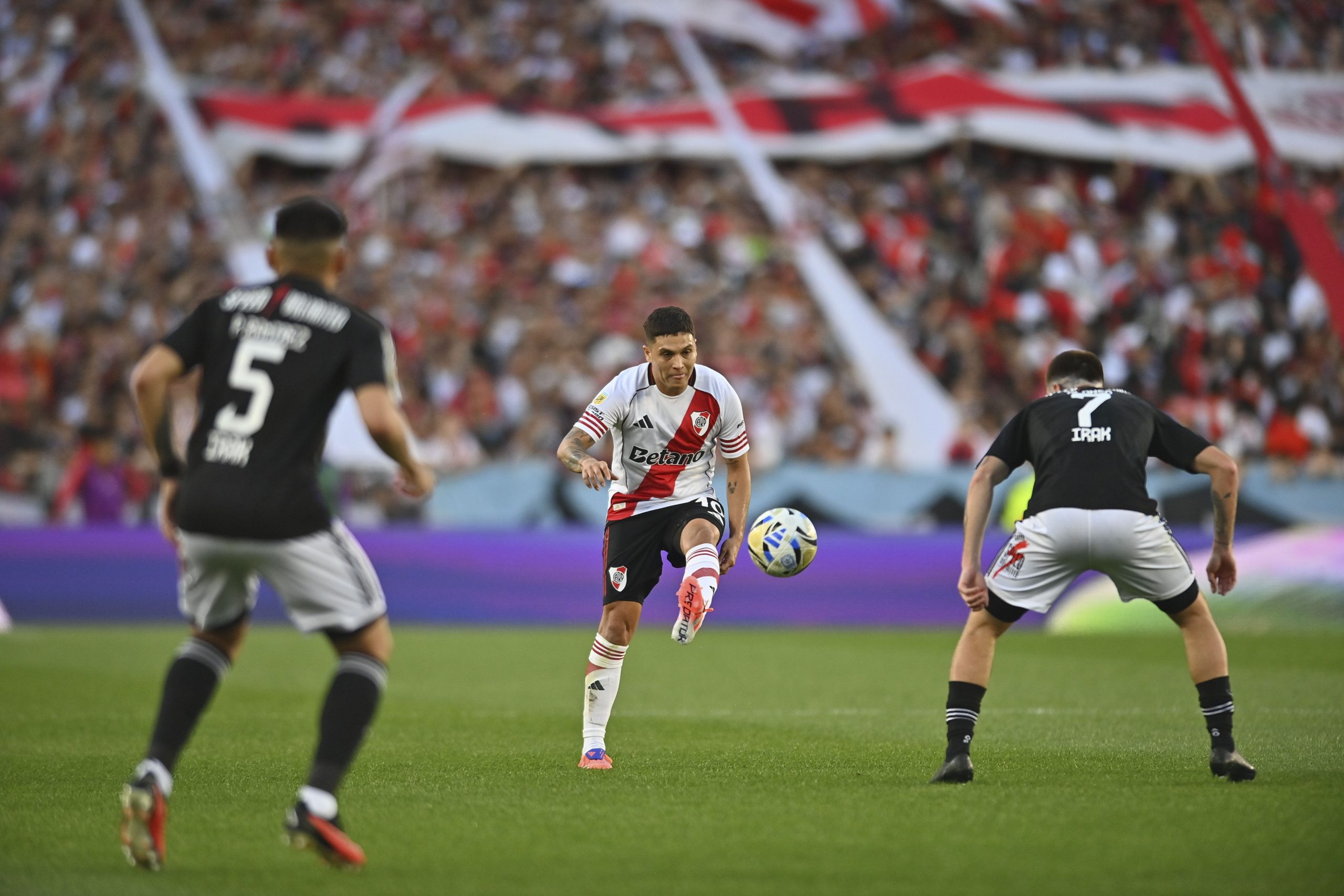 NOTICIAS ARGENTINAS BAIRES, SEPTIEMBRE 28:Escena del partido entre River Plate y Deportivo Riestra, correspondiente a la décima fecha del Torneo Clausura.FOTO NA: @RiverPlate