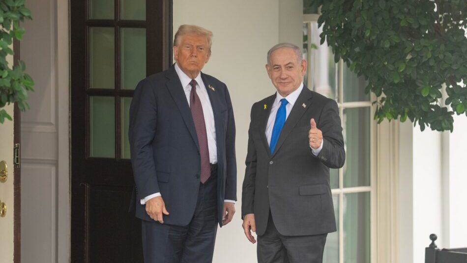 El presidente estadounidense, Donald Trump (i), recibe al primer ministro israelí, Benjamin Netanyahu, en la Casa Blanca. (Xinhua/Hu Yousong) (rtg) (ah) (ce) Autor: (Xinhua/Hu Yousong)