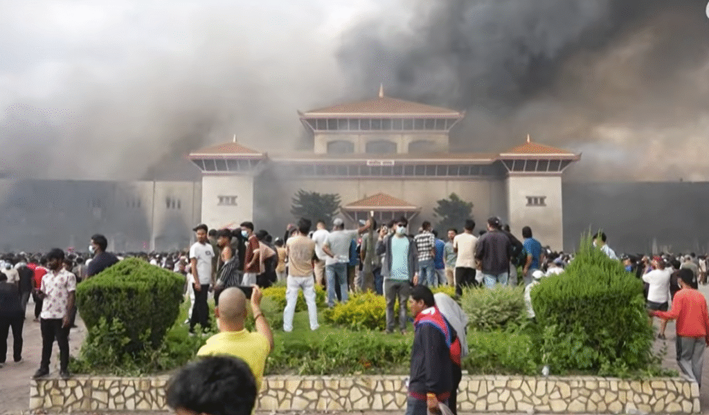 Captura sobre la quema de la casa del exprimer ministro