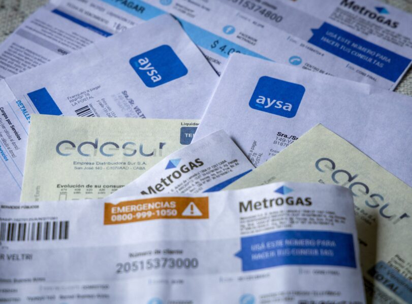 Servicios públicos. Facturas. Boletas
