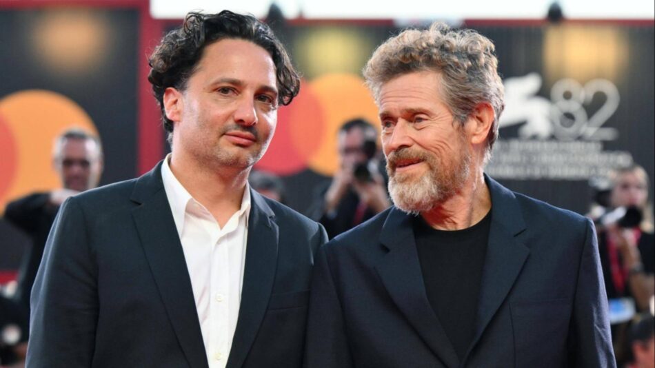 El director argentino Gastón Solnicki y el actor estadounidense Willem Daffoe, juntos