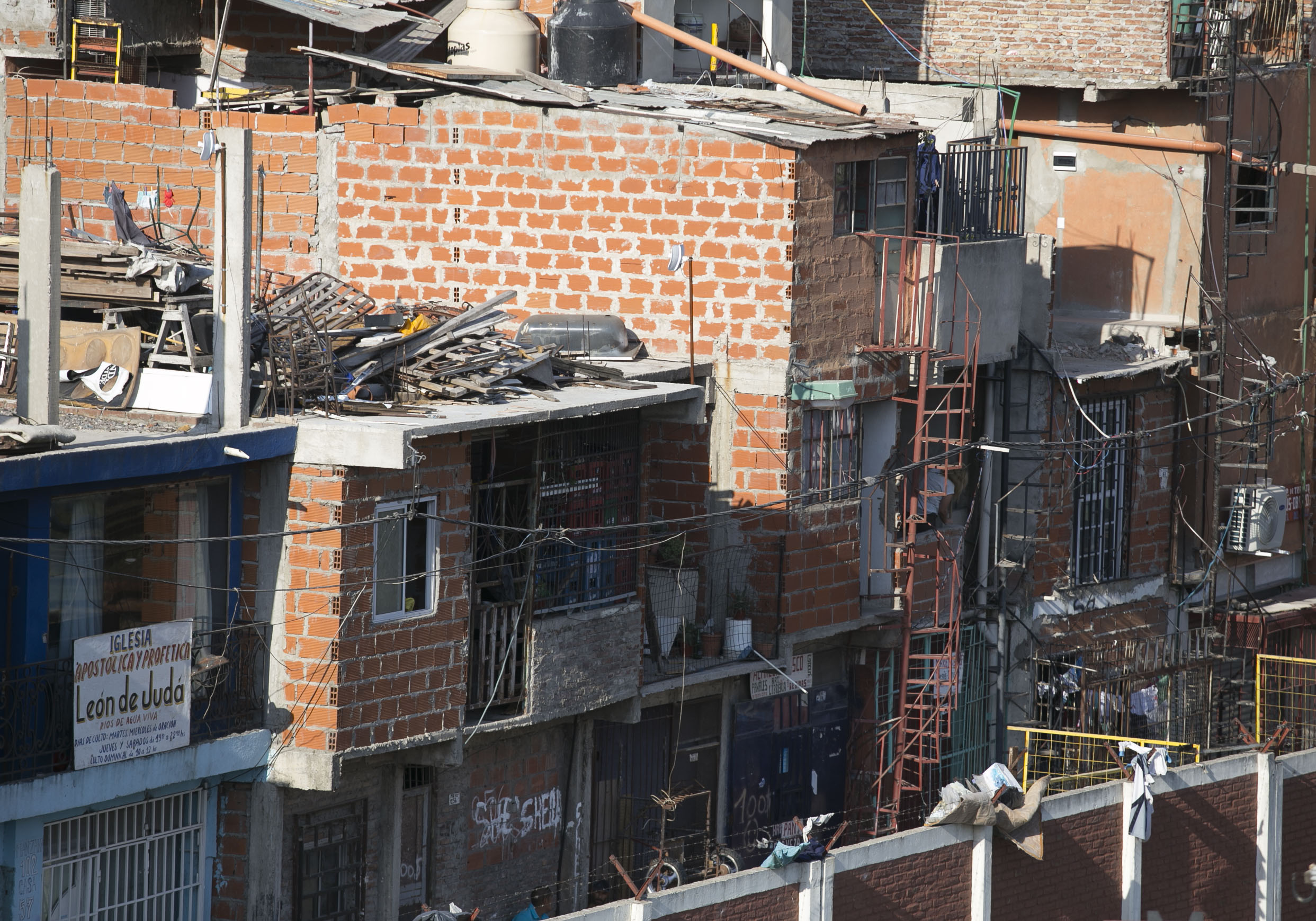 zzznaca2NOTICIAS ARGENTINAS BAIRES, ABRIL 5: Villa miseria, pobreza.