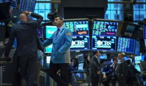 Los bonos argentinos impulsaron la caída del riesgo país.