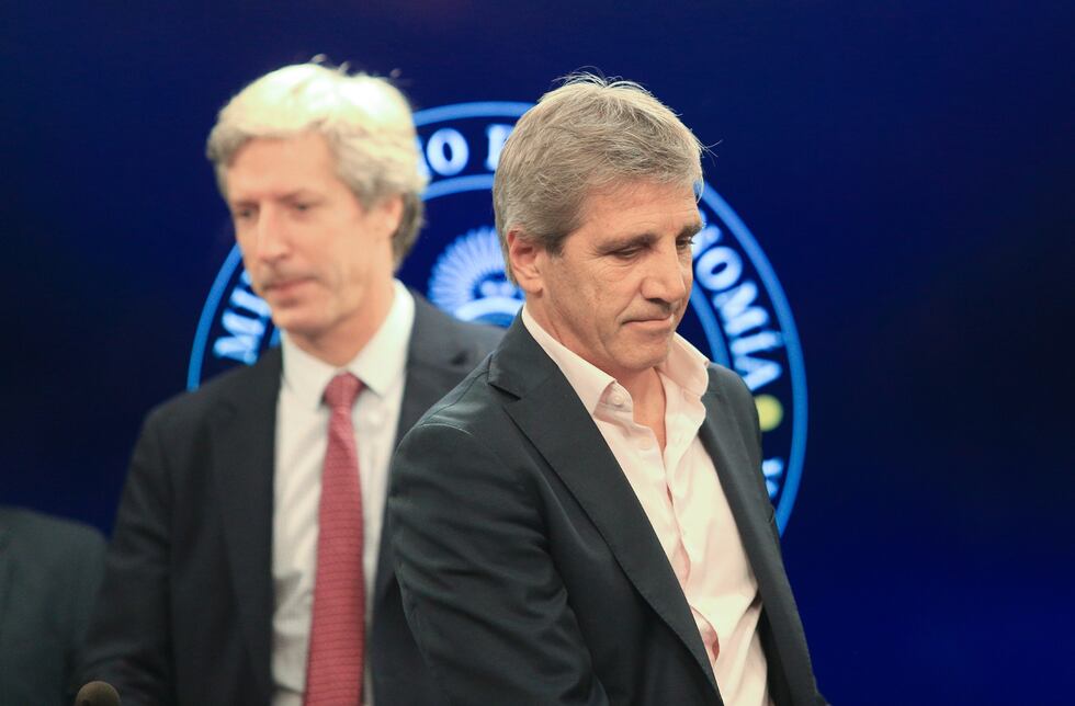 Ministro de Economía Luis Caputo y Santiago Bausili, Presidente del BCRA