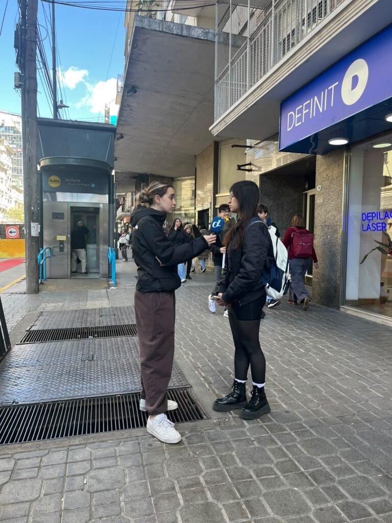 Chiara de Tinis, tomando el pulso de la calle.