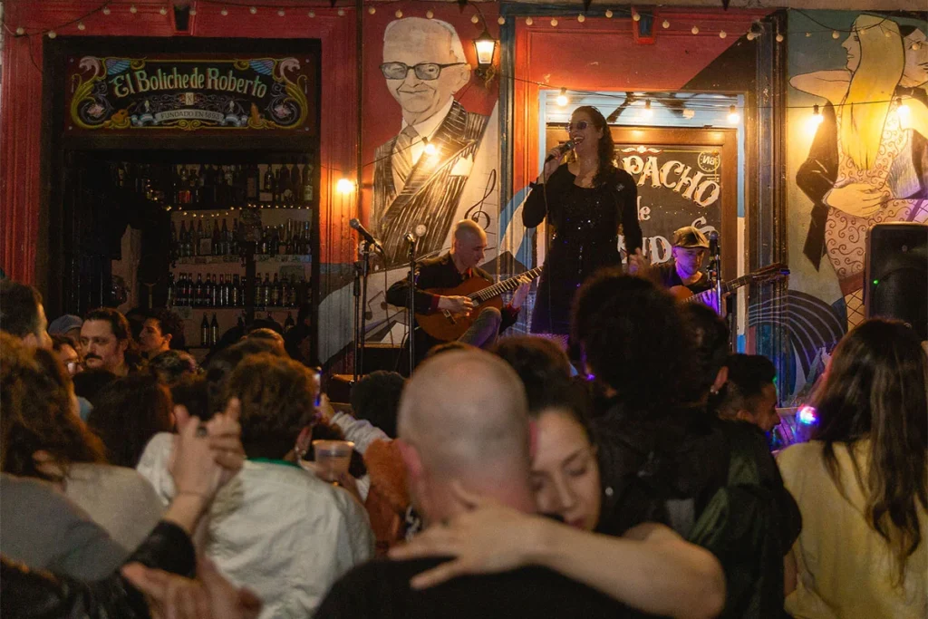 El Boliche de Roberto, un monumento al tango en Almagro