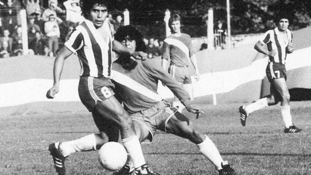La primera que toca el Diego, un caño